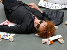 Projection du film "Toute la beauté et le sang versé" - Cycle America, America