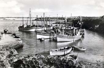Mémoire filmée du Pays de SIBIRIL et du port de MOGUERIEC de 1910 à 2003.