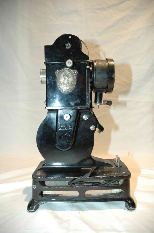 Projecteur 9,5 mm type Pathé Baby modèle G de marque Pathé